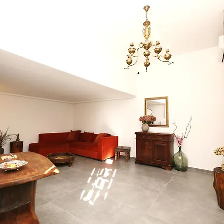 Marousos Apartment *