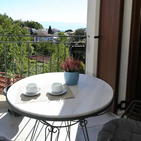 Marousos Apartment *