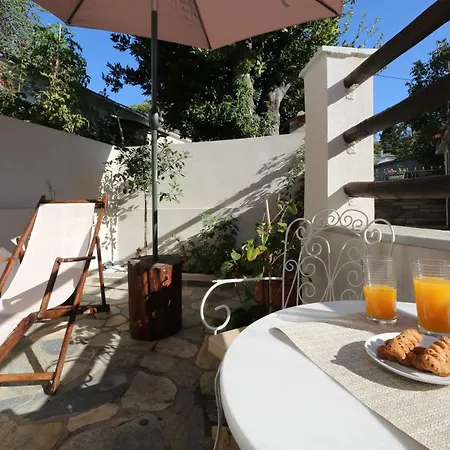 Marousos Central Guesthouse Apartment