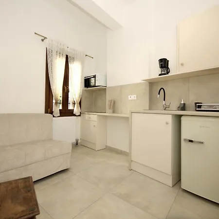Marousos Apartment Portariá